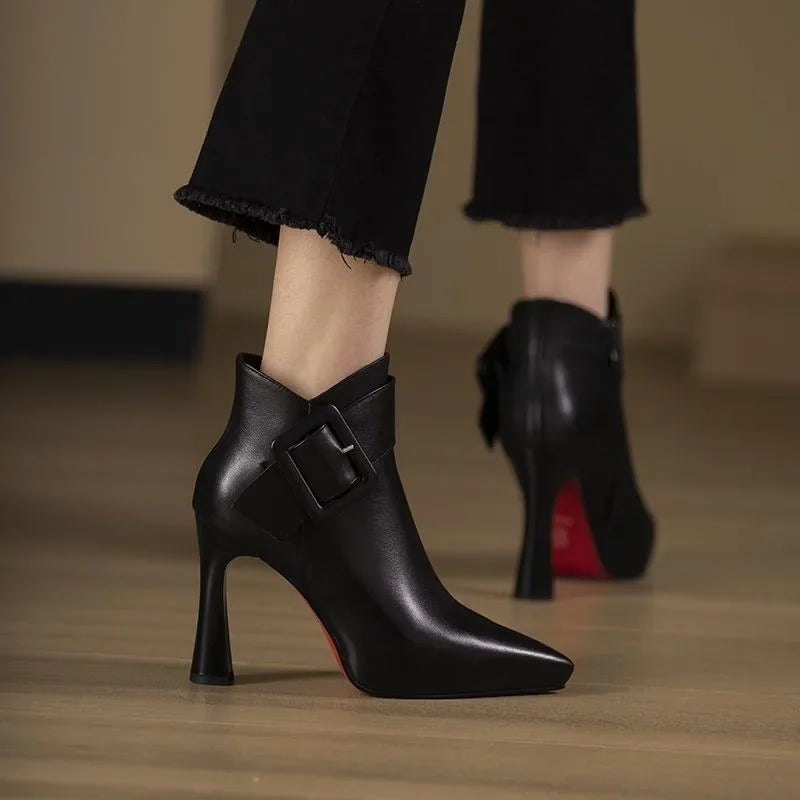 Aveline - Botins com Fivela para Mulher