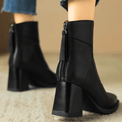 Dara – Elegantní kotníková bota Elara