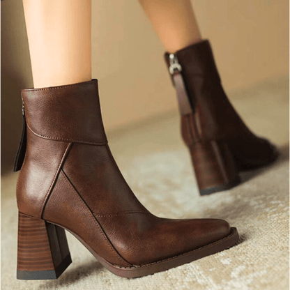 Dara – Elegantní kotníková bota Elara