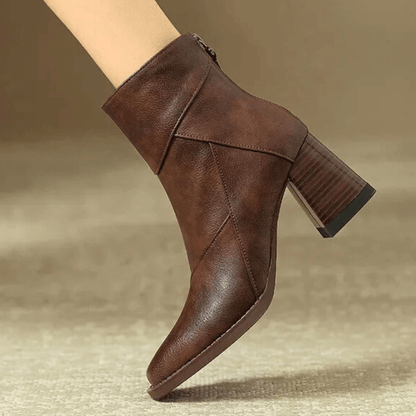 Dara – Elegantní kotníková bota Elara