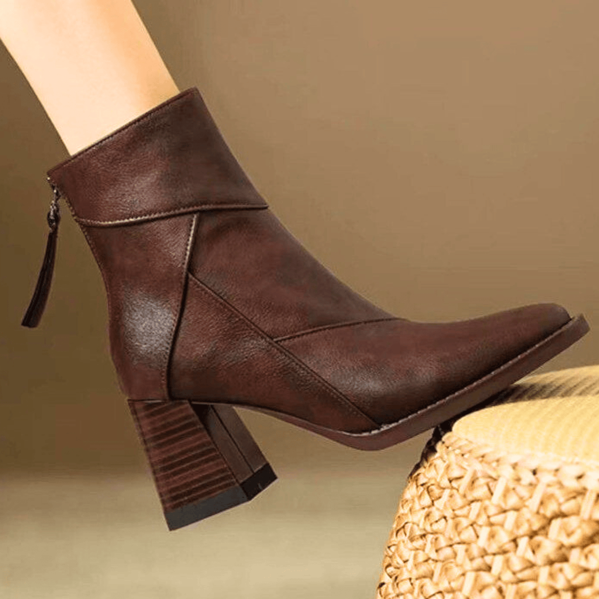 Dara – Elegantní kotníková bota Elara